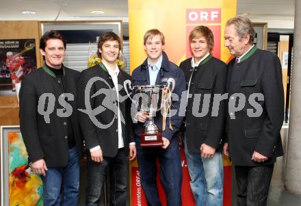 Eishockey Bundesliga. Ehrung Eishockey Superstar Saison 2009/2010. Oliver Pilloni, Raphael Herburger, Markus Pirmann, Rene Swette, Karl Nedwed (KAC). Klagenfurt, am 12.3.2010.
Foto: Kuess
---
pressefotos, pressefotografie, kuess, qs, qspictures, sport, bild, bilder, bilddatenbank