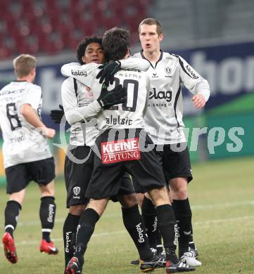 Fussball Stiegl OEFB Cup. SK Austria Kaernten gegen Fernwaerme Vienna. Jubel Sandro Ferreira Da Silva, Goran Aleksic, Daniel Gramann (Kaernten). Klagenfurt, am 9.3.2010.
Foto: Kuess
---
pressefotos, pressefotografie, kuess, qs, qspictures, sport, bild, bilder, bilddatenbank