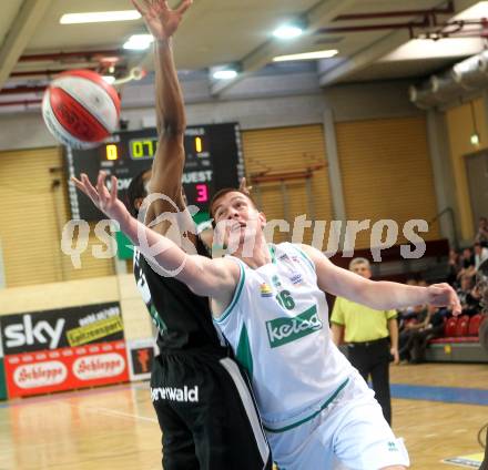 Basketball Bundesliga. Woerthersee Piraten gegen Guessing Knights.  Rasid Mahalbasic (Piraten),  Marcus Heard  (Guessing Knights). Klagenfurt, 14.3.2010.
Foto:  Kuess

---
pressefotos, pressefotografie, kuess, qs, qspictures, sport, bild, bilder, bilddatenbank