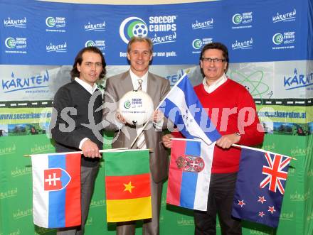 Soccer camps Kaernten. Armin Somrak, Landesrat Josef Martinz, Wolfgang Ebner. Klagenfurt, 14.3.2009.
Foto: Kuess
---
pressefotos, pressefotografie, kuess, qs, qspictures, sport, bild, bilder, bilddatenbank