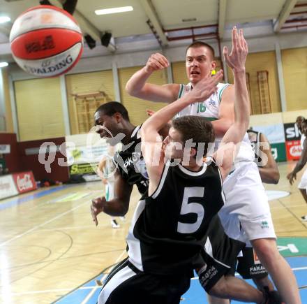 Basketball Bundesliga. Woerthersee Piraten gegen Guessing Knights.  Rasid Mahalbasic (Piraten), Frank Richards, Sebastian Koch  (Guessing Knights). Klagenfurt, 14.3.2010.
Foto:  Kuess

---
pressefotos, pressefotografie, kuess, qs, qspictures, sport, bild, bilder, bilddatenbank