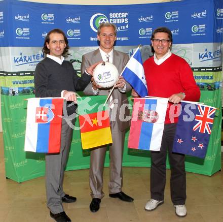 Soccer camps Kaernten. Armin Somrak, Landesrat Josef Martinz, Wolfgang Ebner. Klagenfurt, 14.3.2009.
Foto: Kuess
---
pressefotos, pressefotografie, kuess, qs, qspictures, sport, bild, bilder, bilddatenbank