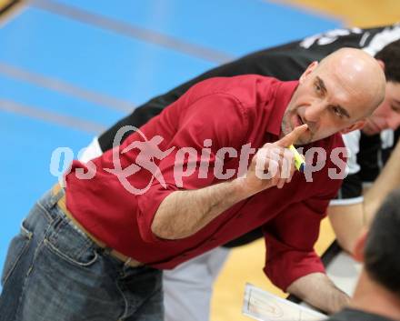 Basketball Bundesliga. Woerthersee Piraten gegen Guessing Knights.  Trainer Nenad Videka (Piraten). Klagenfurt, 14.3.2010.
Foto:  Kuess

---
pressefotos, pressefotografie, kuess, qs, qspictures, sport, bild, bilder, bilddatenbank