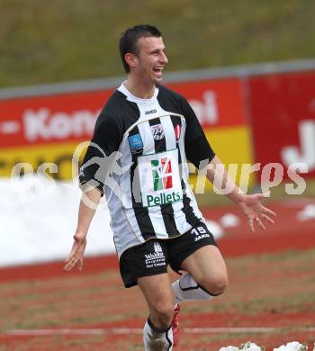 Fussball. Regionalliga. WAC/St. Andrae gegen SV Bad Aussee.  Jubel Devid Stanisavljevic (WAC/St. Andrae). Wolfsberg, 13.3.2010. 
Foto: Kuess

---
pressefotos, pressefotografie, kuess, qs, qspictures, sport, bild, bilder, bilddatenbank