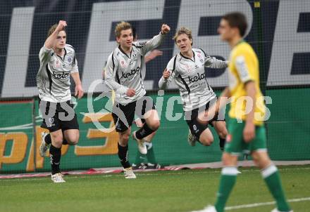 Fussball Bundesliga. SK Austria Kaernten gegen SV Josko Ried. Jubel Michael Sollbauer, Peter Pucker, Stefan Hierlaender (Kaernten). Klagenfurt, am 20.3.2010.
Foto: Kuess
---
pressefotos, pressefotografie, kuess, qs, qspictures, sport, bild, bilder, bilddatenbank