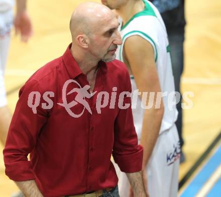 Basketball Bundesliga. Woerthersee Piraten gegen Guessing Knights.   Trainer Nenad Videka (Piraten). Klagenfurt, 14.3.2010.
Foto:  Kuess

---
pressefotos, pressefotografie, kuess, qs, qspictures, sport, bild, bilder, bilddatenbank