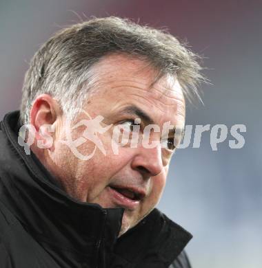 Fussball Stiegl OEFB Cup. SK Austria Kaernten gegen Fernwaerme Vienna. Trainer Joze Prelogar (Kaernten). Klagenfurt, am 9.3.2010.
Foto: Kuess
---
pressefotos, pressefotografie, kuess, qs, qspictures, sport, bild, bilder, bilddatenbank