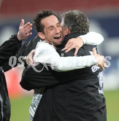 Fussball Bundesliga. SK Austria Kaernten gegen SV Josko Ried. Jubel Matthias Dollinger, Trainer Joze Prelogar (Kaernten). Klagenfurt, am 20.3.2010.
Foto: Kuess
---
pressefotos, pressefotografie, kuess, qs, qspictures, sport, bild, bilder, bilddatenbank