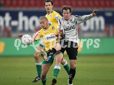 Fussball Bundesliga. SK Austria Kaernten gegen SV Josko Ried. Mario Kropefl (Kaernten), Thomas Schrammel (Ried). Klagenfurt, am 20.3.2010.
Foto: Kuess
---
pressefotos, pressefotografie, kuess, qs, qspictures, sport, bild, bilder, bilddatenbank