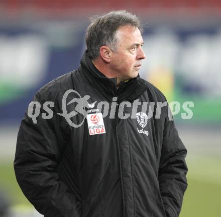 Fussball Stiegl OEFB Cup. SK Austria Kaernten gegen Fernwaerme Vienna. Trainer Joze Prelogar (Kaernten). Klagenfurt, am 9.3.2010.
Foto: Kuess
---
pressefotos, pressefotografie, kuess, qs, qspictures, sport, bild, bilder, bilddatenbank