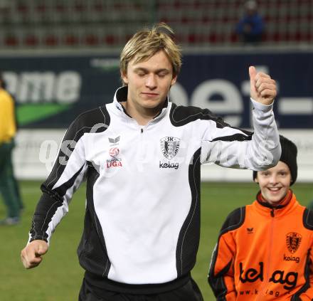 Fussball Bundesliga. SK Austria Kaernten gegen SV Josko Ried. Jubel Stefan Hierlaender (Kaernten). Klagenfurt, am 20.3.2010.
Foto: Kuess
---
pressefotos, pressefotografie, kuess, qs, qspictures, sport, bild, bilder, bilddatenbank