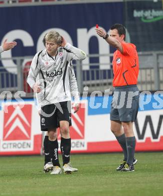 Fussball Bundesliga. SK Austria Kaernten gegen SV Josko Ried. Rote Karte fuer Stefan Hierlaender (Kaernten). Klagenfurt, am 20.3.2010.
Foto: Kuess
---
pressefotos, pressefotografie, kuess, qs, qspictures, sport, bild, bilder, bilddatenbank