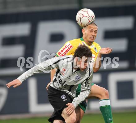 Fussball Bundesliga. SK Austria Kaernten gegen SV Josko Ried. Mario Kroepfl (Kaernten), Thomas Schrammel (Ried). Klagenfurt, am 20.3.2010.
Foto: Kuess
---
pressefotos, pressefotografie, kuess, qs, qspictures, sport, bild, bilder, bilddatenbank