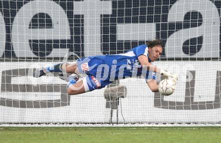 Fussball Bundesliga. SK Austria Kaernten gegen SV Josko Ried. Thomas Gebauer (Ried). Klagenfurt, am 20.3.2010.
Foto: Kuess
---
pressefotos, pressefotografie, kuess, qs, qspictures, sport, bild, bilder, bilddatenbank