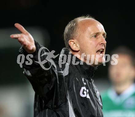 Fussball Regionalliga. SK St. Andrae/Lavanttal gegen FC Superfund Pasching. Trainer Georg Zellhofer (Pasching). Wolfsberg, 26.3.2010.
Foto: Kuess
---
pressefotos, pressefotografie, kuess, qs, qspictures, sport, bild, bilder, bilddatenbank