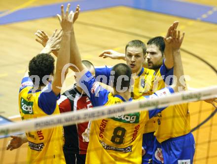 Volleyball. MEVZA. SK Aich/Dob gegen hotVolleys. Jubel (Aich/Dob). Prevalje, 27.3.2010.
Foto: Kuess 

---
pressefotos, pressefotografie, kuess, qs, qspictures, sport, bild, bilder, bilddatenbank