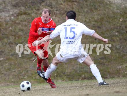 Fussball 1. Klasse D. DSG Sele/Zell gegen SC Globasnitz. Matjaz Kelih (Zell), Niko Podvinski (Globasnitz). Zell Pfarre, am 28.3.2010.
Foto: Kuess
---
pressefotos, pressefotografie, kuess, qs, qspictures, sport, bild, bilder, bilddatenbank