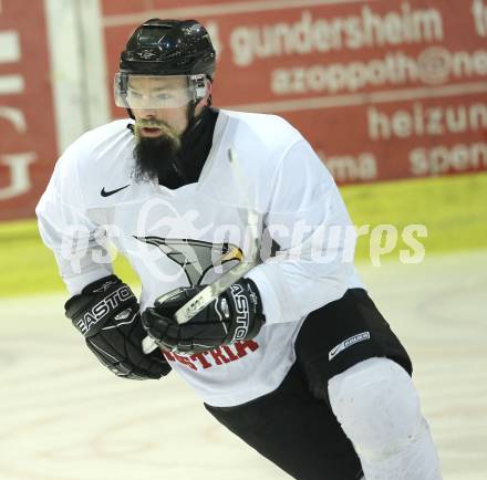 Eishockey. Training Nationalteam Oesterreich. Markus Peintner (Graz 99ers). Klagenfurt, am 29.3.2010.
Foto: Kuess
---
pressefotos, pressefotografie, kuess, qs, qspictures, sport, bild, bilder, bilddatenbank