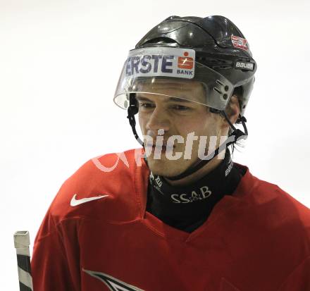 Eishockey. Training Nationalteam Oesterreich. Thomas Raffl (Lulea). Klagenfurt, am 29.3.2010.
Foto: Kuess
---
pressefotos, pressefotografie, kuess, qs, qspictures, sport, bild, bilder, bilddatenbank