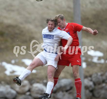 Fussball 1. Klasse D. DSG Sele/Zell gegen SC Globasnitz. Alois Sadjak (Zell), Juergen Kowatsch (Globasnitz). Zell Pfarre, am 28.3.2010.
Foto: Kuess
---
pressefotos, pressefotografie, kuess, qs, qspictures, sport, bild, bilder, bilddatenbank