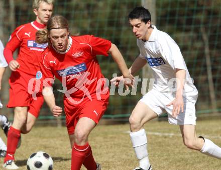 Fussball 1. Klasse D. DSG Sele/Zell gegen SC Globasnitz. Alen Nikola Rajkovic (Zell), Peter Kowatsch (Globasnitz). Zell Pfarre, am 28.3.2010.
Foto: Kuess
---
pressefotos, pressefotografie, kuess, qs, qspictures, sport, bild, bilder, bilddatenbank