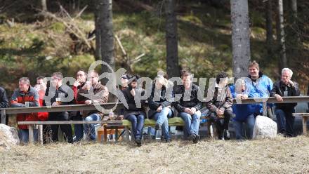 Fussball 1. Klasse D. DSG Sele/Zell gegen SC Globasnitz. Zuschauer. Zell Pfarre, am 28.3.2010.
Foto: Kuess
---
pressefotos, pressefotografie, kuess, qs, qspictures, sport, bild, bilder, bilddatenbank