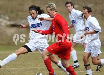 Fussball 1. Klasse D. DSG Sele/Zell gegen SC Globasnitz. Samir Cavkunovic (Zell), Igor Woschitz (Globasnitz). Zell Pfarre, am 28.3.2010.
Foto: Kuess
---
pressefotos, pressefotografie, kuess, qs, qspictures, sport, bild, bilder, bilddatenbank