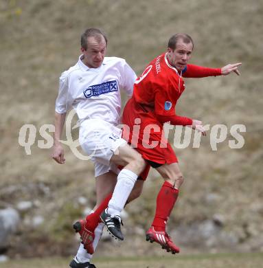 Fussball 1. Klasse D. DSG Sele/Zell gegen SC Globasnitz. Matjaz Kelih (Zell), Markus Franz Berchtold (Globasnitz). Zell Pfarre, am 28.3.2010.
Foto: Kuess
---
pressefotos, pressefotografie, kuess, qs, qspictures, sport, bild, bilder, bilddatenbank