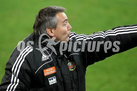 Fussball. OEFB Stiegl Cup. SK Austria Kelag Kaernten  gegen Rapid Wien. Trainer Peter Pacult (Rapid). Klagenfurt, 31.3.2010. 
Foto: Kuess

---
pressefotos, pressefotografie, kuess, qs, qspictures, sport, bild, bilder, bilddatenbank