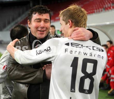 Fussball. OEFB Stiegl Cup. SK Austria Kelag Kaernten  gegen Rapid Wien. Mario Canori, Thomas Hinum (Austria Kaernten). Klagenfurt, 31.3.2010. 
Foto: Kuess

---
pressefotos, pressefotografie, kuess, qs, qspictures, sport, bild, bilder, bilddatenbank