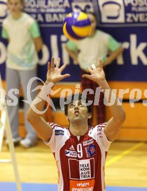 Volleyball. AVL-Halbfinale. SK Posojilnica Aich/Dob gegen hotVolleys. GUILHERME (hotVolleys). Prevalje, 1.4.2010
Foto: Kuess 

---
pressefotos, pressefotografie, kuess, qs, qspictures, sport, bild, bilder, bilddatenbank