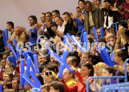 Volleyball. AVL-Halbfinale. SK Posojilnica Aich/Dob gegen hotVolleys. Fans (Aich/Dob). Prevalje, 1.4.2010
Foto: Kuess 

---
pressefotos, pressefotografie, kuess, qs, qspictures, sport, bild, bilder, bilddatenbank