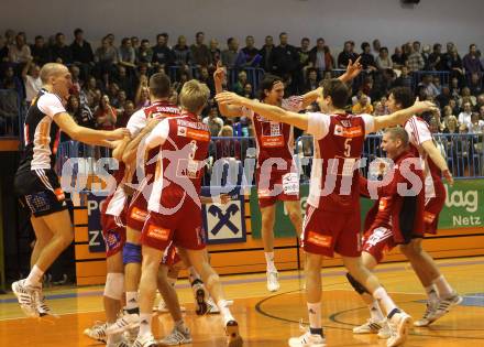 Volleyball. AVL-Halbfinale. SK Posojilnica Aich/Dob gegen hotVolleys. Jubel (hotVolleys). Prevalje, 1.4.2010
Foto: Kuess 

---
pressefotos, pressefotografie, kuess, qs, qspictures, sport, bild, bilder, bilddatenbank