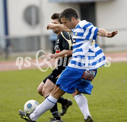 Fussball. Kaerntner Liga. VSV gegen SVG Bleiburg. Djukic Darko (VSV), Skorjanz Johannes (Bleiburg).
Villach, 3.4.2010.
Foto: Kuess

---
pressefotos, pressefotografie, kuess, qs, qspictures, sport, bild, bilder, bilddatenbank