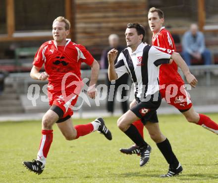 Fussball. Unterliga West. ESV Admira Villach gegen ATUS Noetsch. Loitsch Andreas (Admira), Bachlechner Markus (Noetsch). Villach, 3.4.2010.
Foto: Kuess
---
pressefotos, pressefotografie, kuess, qs, qspictures, sport, bild, bilder, bilddatenbank