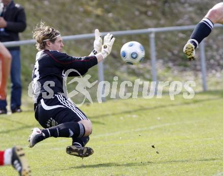 Fussball. Unterliga West. ESV Admira Villach gegen ATUS Noetsch. Nageler Daniel (Noetsch). Villach, 3.4.2010.
Foto: Kuess

---
pressefotos, pressefotografie, kuess, qs, qspictures, sport, bild, bilder, bilddatenbank