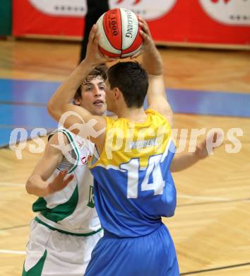 Basketball Bundesliga. Woerthersee Piraten gegen UBC St. Poelten.  Sebastian Schaal,  (Piraten),  Andreas Worenz (UBC St. Poelten). Klagenfurt, 3.4.2010.
Foto:  Kuess

---
pressefotos, pressefotografie, kuess, qs, qspictures, sport, bild, bilder, bilddatenbank