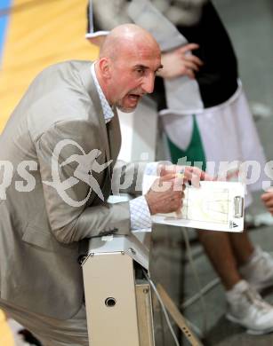 Basketball Bundesliga. Woerthersee Piraten gegen UBC St. Poelten.  Trainer Nenad Videka (Piraten). Klagenfurt, 3.4.2010.
Foto:  Kuess

---
pressefotos, pressefotografie, kuess, qs, qspictures, sport, bild, bilder, bilddatenbank