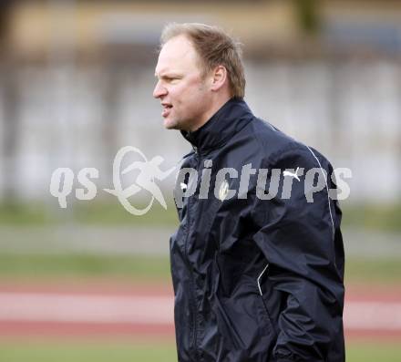 Fussball. Kaerntner Liga. VSV gegen SVG Bleiburg. Trainer Wallner Wolfgang (VSV). Villach, 3.4.2010.
Foto: Kuess
---
pressefotos, pressefotografie, kuess, qs, qspictures, sport, bild, bilder, bilddatenbank