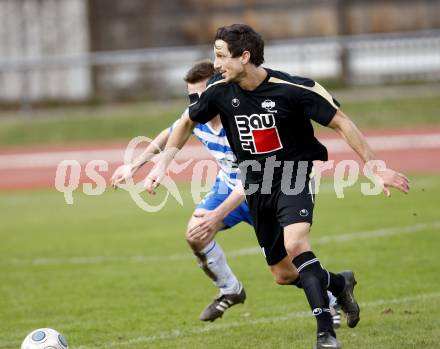 Fussball. Kaerntner Liga. VSV gegen SVG Bleiburg. Stresch Stefan (VSV), Riedl Thomas (Bleiburg).
Villach, 3.4.2010.
Foto: Kuess

---
pressefotos, pressefotografie, kuess, qs, qspictures, sport, bild, bilder, bilddatenbank