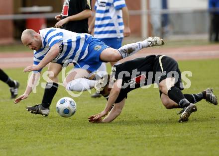 Fussball. Kaerntner Liga. VSV gegen SVG Bleiburg. Barrazutti Daniel (VSV), Skorjanz Johannes (Bleiburg).
Villach, 3.4.2010.
Foto: Kuess

---
pressefotos, pressefotografie, kuess, qs, qspictures, sport, bild, bilder, bilddatenbank