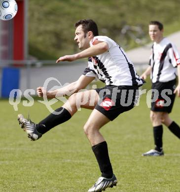 Fussball. Unterliga West. ESV Admira Villach gegen ATUS Noetsch. Bilanovic Pero (Admira). Villach, 3.4.2010.
Foto: Kuess
---
pressefotos, pressefotografie, kuess, qs, qspictures, sport, bild, bilder, bilddatenbank