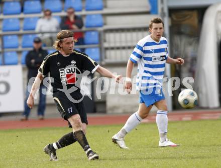 Fussball. Kaerntner Liga. VSV gegen SVG Bleiburg. Wernitznig Christopher (VSV), Hoeller Thomas Franz (Bleiburg).
Villach, 3.4.2010.
Foto: Kuess 
---
pressefotos, pressefotografie, kuess, qs, qspictures, sport, bild, bilder, bilddatenbank