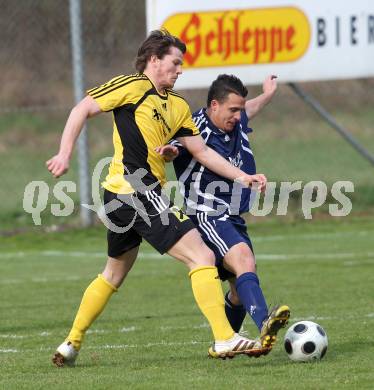 Fussball Unterliga Ost. ASKOE Woelfnitz gegen ASKOE Koettmannsdorf. Rene Primig (Woelfnitz), Guenther HUbmann (Koettmannsdorf). Woelfnitz, am 3.4.2010.
Foto: Kuess
---
pressefotos, pressefotografie, kuess, qs, qspictures, sport, bild, bilder, bilddatenbank