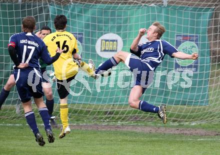 Fussball Unterliga Ost. ASKOE Woelfnitz gegen ASKOE Koettmannsdorf. Michael Pirker (Woelfnitz), Daniel Woschnak (Koettmannsdorf). Woelfnitz, am 3.4.2010.
Foto: Kuess
---
pressefotos, pressefotografie, kuess, qs, qspictures, sport, bild, bilder, bilddatenbank