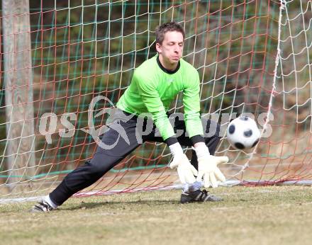 Fussball 1. Klasse D. DSG Sele/Zell gegen SC Globasnitz. Thomas Greiner (Globasnitz). Zell Pfarre, am 28.3.2010.
Foto: Kuess
---
pressefotos, pressefotografie, kuess, qs, qspictures, sport, bild, bilder, bilddatenbank