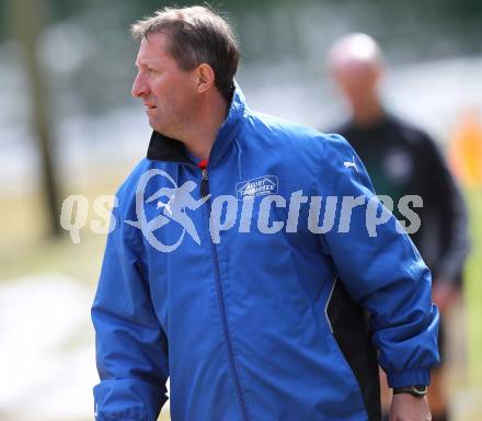 Fussball 1. Klasse D. DSG Sele/Zell gegen SC Globasnitz. Co-Trainer Mirko Wieser (Zell). Zell Pfarre, am 28.3.2010.
Foto: Kuess
---
pressefotos, pressefotografie, kuess, qs, qspictures, sport, bild, bilder, bilddatenbank