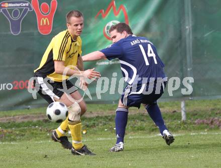 Fussball Unterliga Ost. ASKOE Woelfnitz gegen ASKOE Koettmannsdorf. Stefan Maurer (Woelfnitz), Gabor Ferenczi (Koettmannsdorf). Woelfnitz, am 3.4.2010.
Foto: Kuess
---
pressefotos, pressefotografie, kuess, qs, qspictures, sport, bild, bilder, bilddatenbank