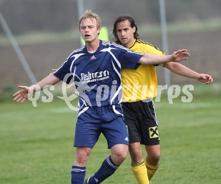 Fussball Unterliga Ost. ASKOE Woelfnitz gegen ASKOE Koettmannsdorf. Michael Pirker (Woelfnitz), Florian Kogler (Koettmannsdorf). Woelfnitz, am 3.4.2010.
Foto: Kuess
---
pressefotos, pressefotografie, kuess, qs, qspictures, sport, bild, bilder, bilddatenbank