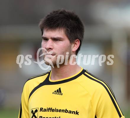 Fussball Unterliga Ost. ASKOE Woelfnitz gegen ASKOE Koettmannsdorf. Mario Krall (Koettmannsdorf). Woelfnitz, am 3.4.2010.
Foto: Kuess
---
pressefotos, pressefotografie, kuess, qs, qspictures, sport, bild, bilder, bilddatenbank